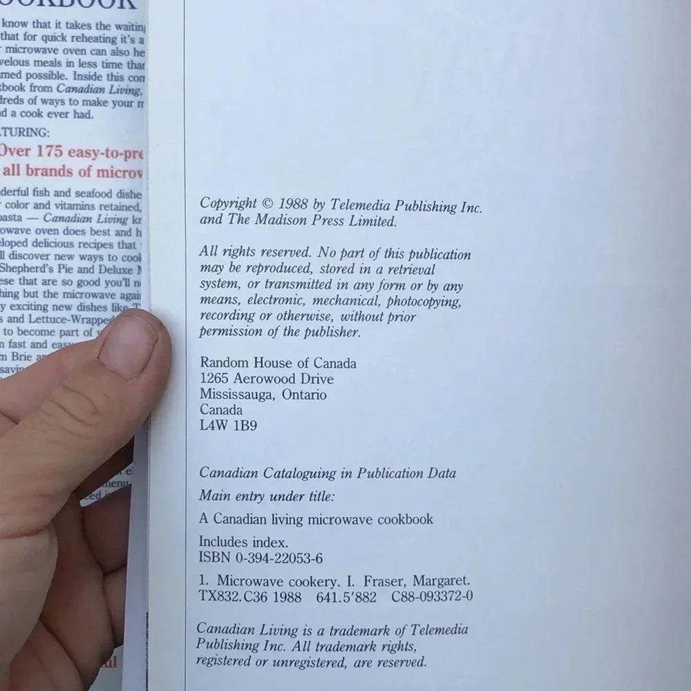 The Canadian  Living Microwave Cookbook - Picture 3 of 7